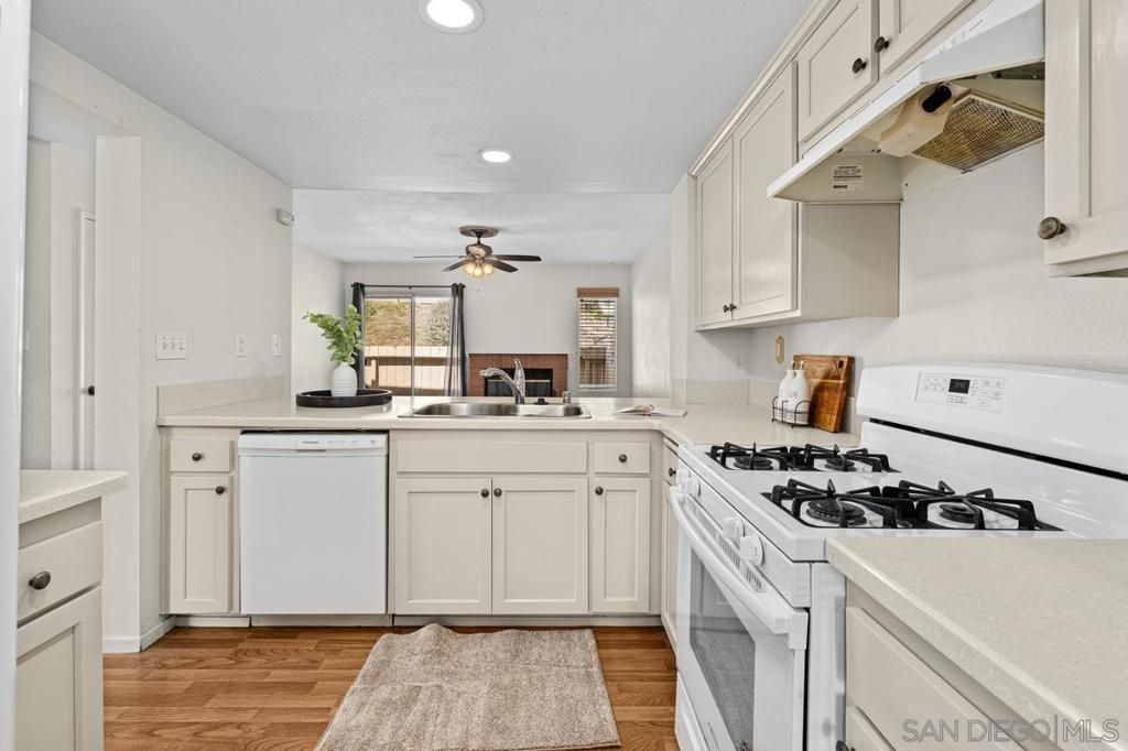 2083 Manzana Way, San Diego, CA 92139 — photo 2