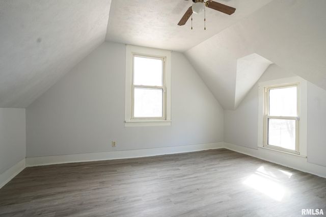 1059 N 6TH Street, Springfield, IL 62702