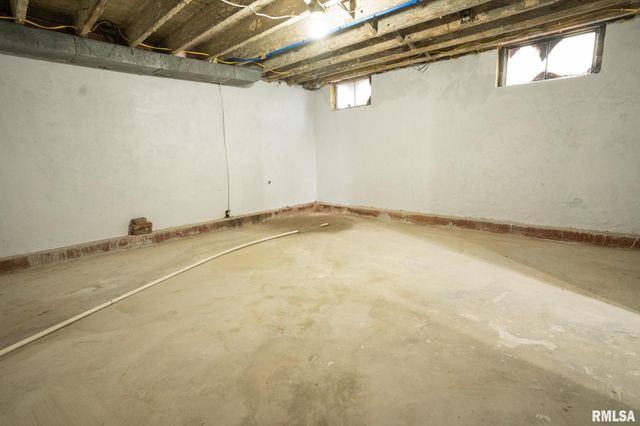 1059 N 6TH Street, Springfield, IL 62702