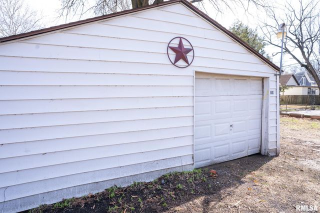 1059 N 6TH Street, Springfield, IL 62702