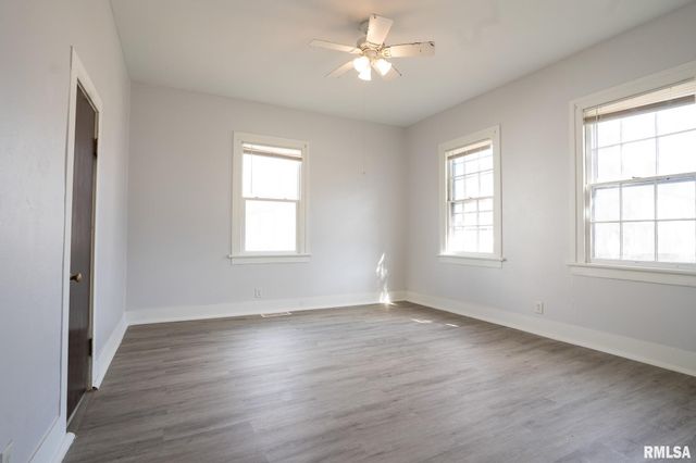 1059 N 6TH Street, Springfield, IL 62702