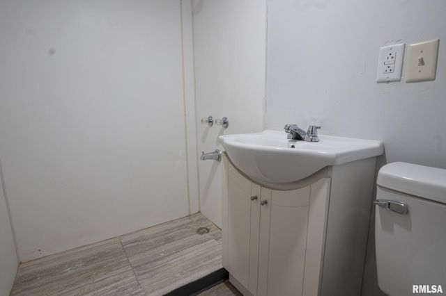 1059 N 6TH Street, Springfield, IL 62702