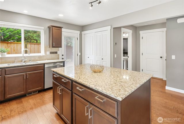 21410 40th Court W, Mountlake Terrace, WA 98043