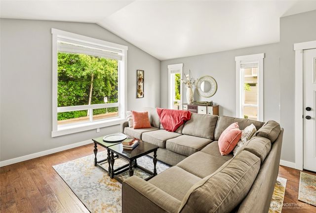 21410 40th Court W, Mountlake Terrace, WA 98043