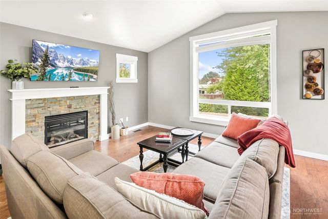 21410 40th Court W, Mountlake Terrace, WA 98043