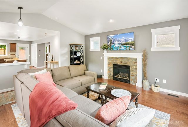 21410 40th Court W, Mountlake Terrace, WA 98043