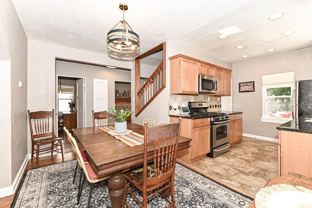 4848 N Elkhart AVENUE, Whitefish Bay, WI 53217