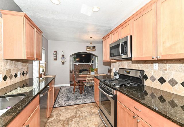 4848 N Elkhart AVENUE, Whitefish Bay, WI 53217