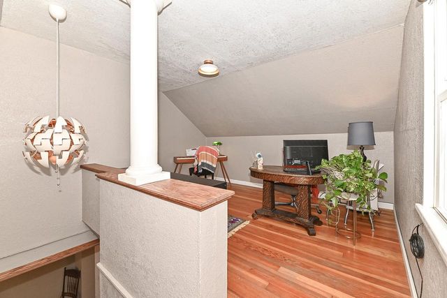 4848 N Elkhart AVENUE, Whitefish Bay, WI 53217