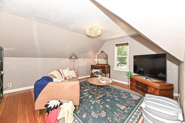 4848 N Elkhart AVENUE, Whitefish Bay, WI 53217