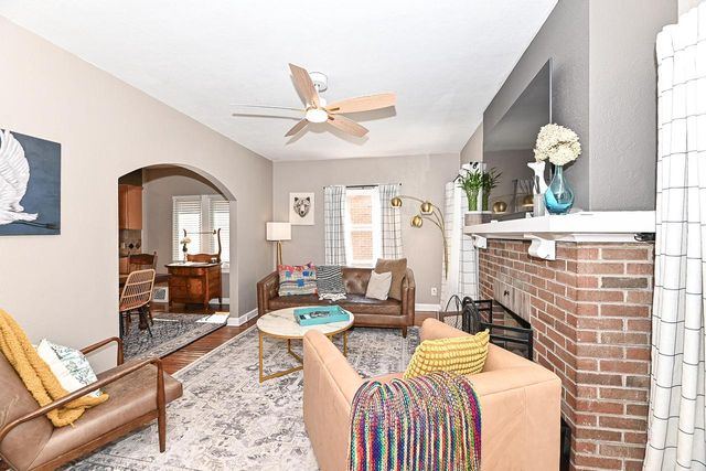 4848 N Elkhart AVENUE, Whitefish Bay, WI 53217