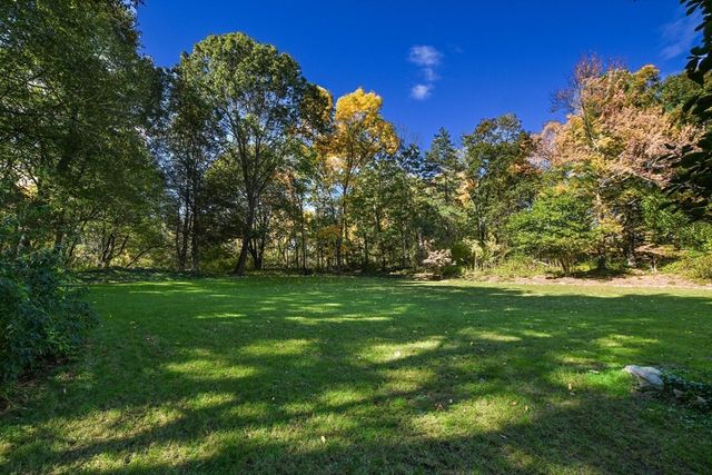 302 Concord Road, Weston, MA 02493