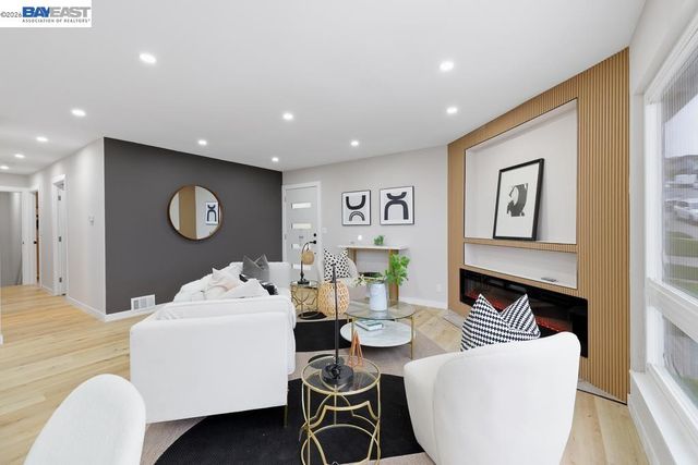 168 Belcrest Ave, Daly City, CA 94015