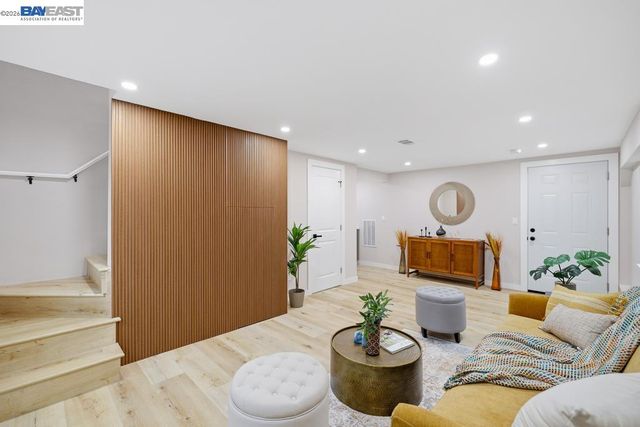 168 Belcrest Ave, Daly City, CA 94015