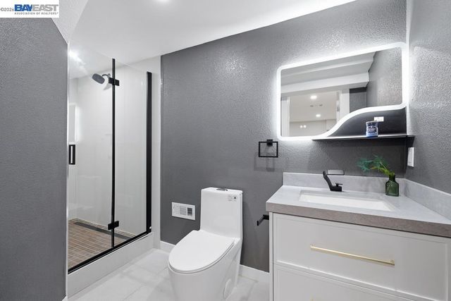 168 Belcrest Ave, Daly City, CA 94015