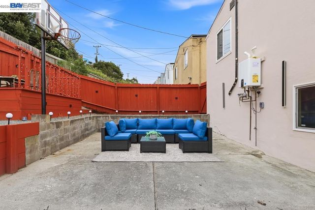 168 Belcrest Ave, Daly City, CA 94015