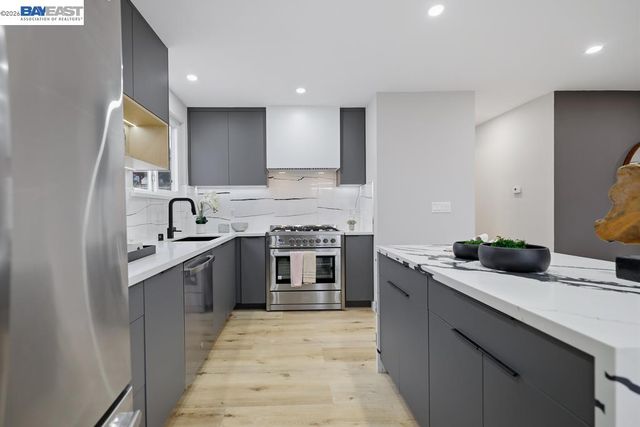 168 Belcrest Ave, Daly City, CA 94015