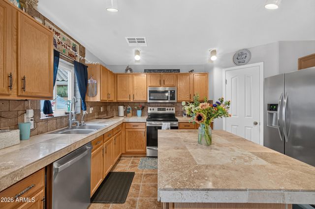 2450 E OLIVINE Road, San Tan Valley, AZ 85143