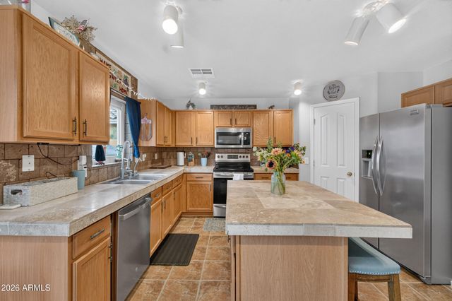 2450 E OLIVINE Road, San Tan Valley, AZ 85143