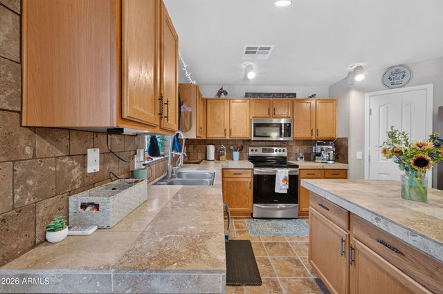 2450 E OLIVINE Road, San Tan Valley, AZ 85143