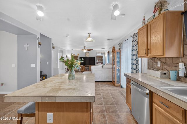 2450 E OLIVINE Road, San Tan Valley, AZ 85143