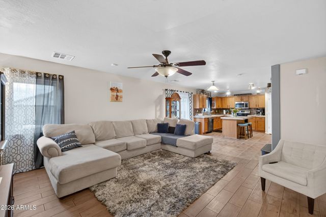 2450 E OLIVINE Road, San Tan Valley, AZ 85143