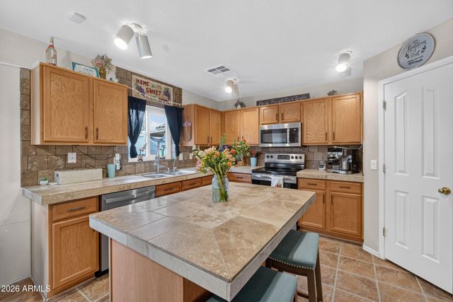 2450 E OLIVINE Road, San Tan Valley, AZ 85143