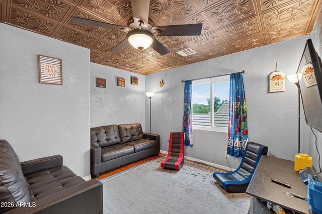 2450 E OLIVINE Road, San Tan Valley, AZ 85143