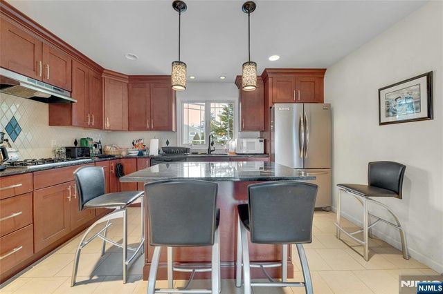 4 Jeffrey Road, Wayne, NJ 07470
