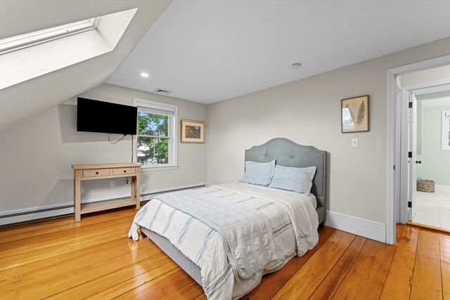 73 Pleasant St 73, Milton, MA 02186