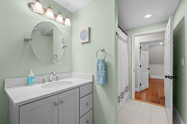 73 Pleasant St 73, Milton, MA 02186