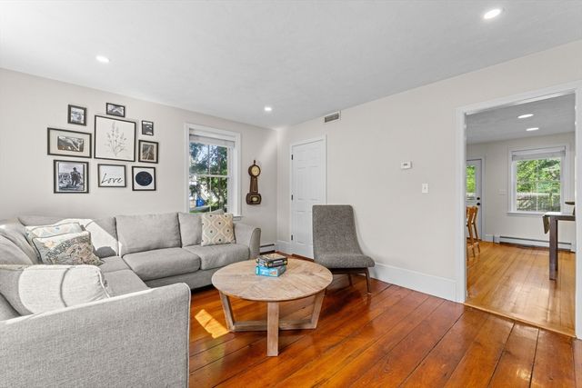 73 Pleasant St 73, Milton, MA 02186