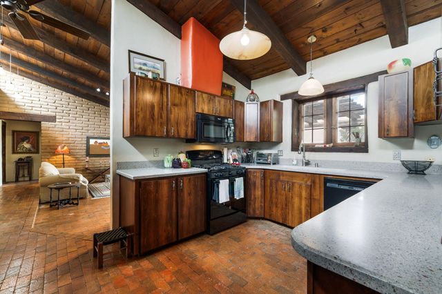 9102 Lynx Loop NE, Albuquerque, NM 87122