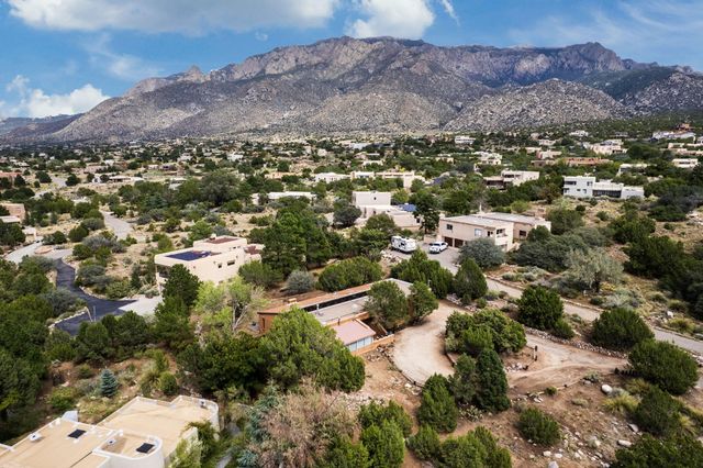 9102 Lynx Loop NE, Albuquerque, NM 87122