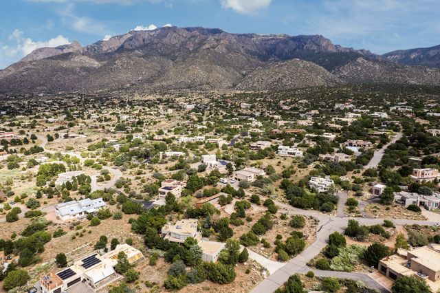 9102 Lynx Loop NE, Albuquerque, NM 87122