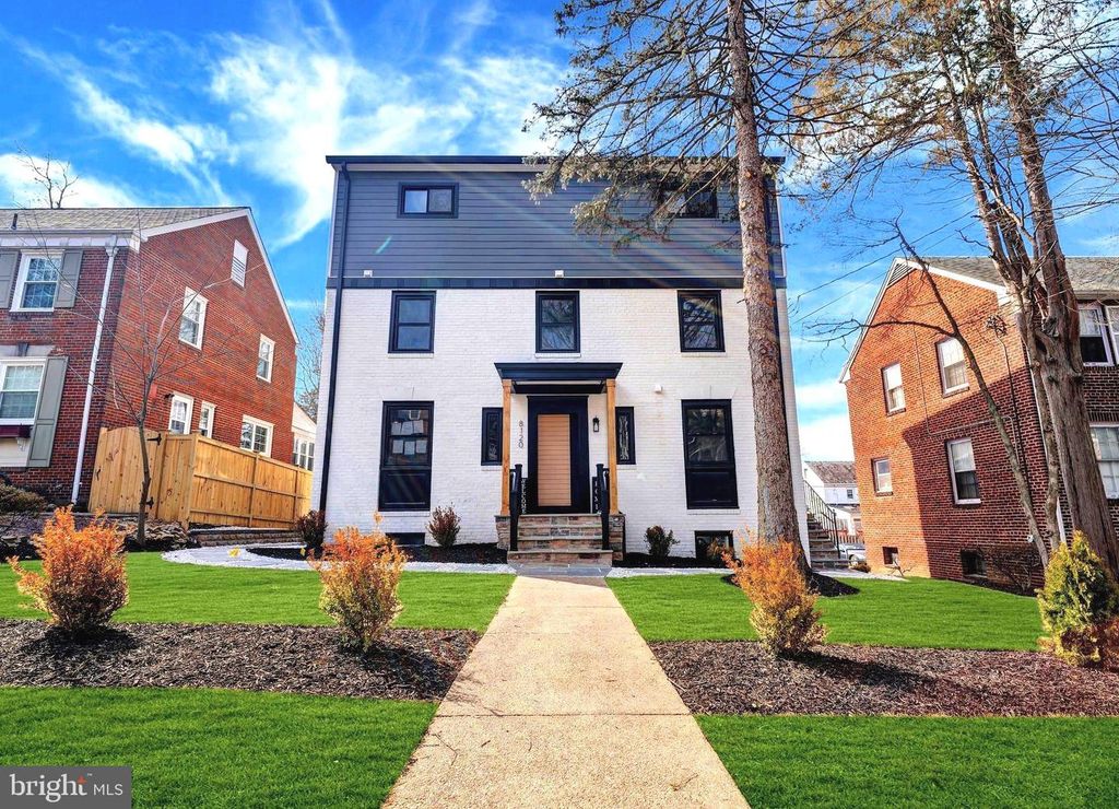 8120 EASTERN AVE NW, Washington, DC 20012