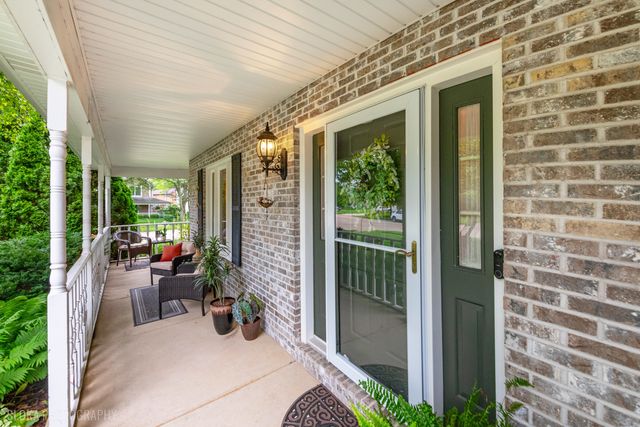 620 Canyon Lane, Elgin, IL 60123