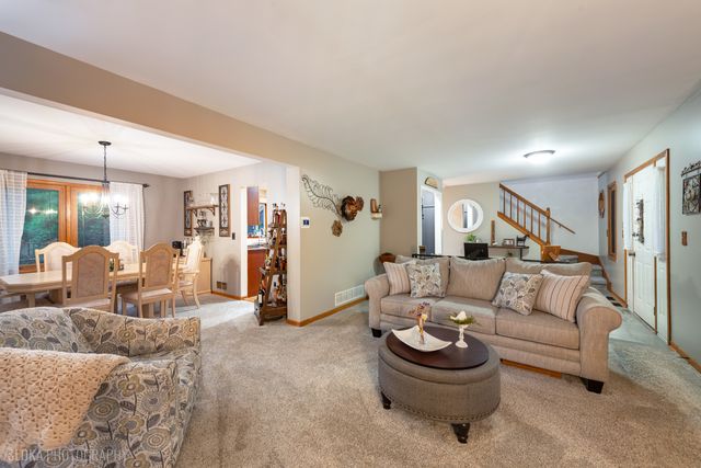 620 Canyon Lane, Elgin, IL 60123