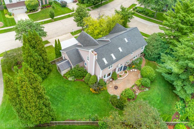 620 Canyon Lane, Elgin, IL 60123