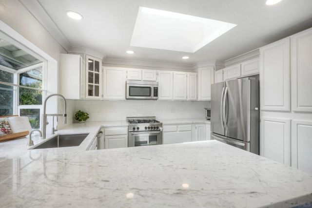 7055 Whipple, San Diego, CA 92122