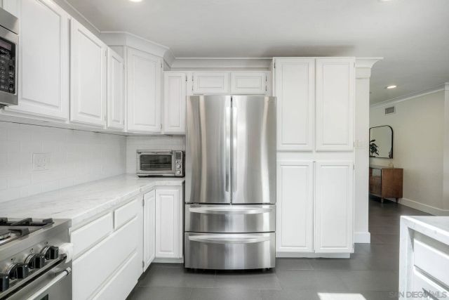7055 Whipple, San Diego, CA 92122