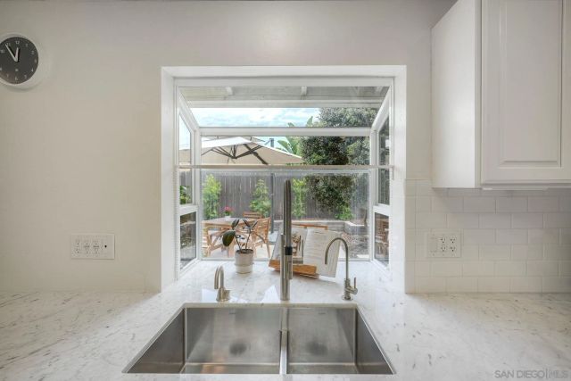 7055 Whipple, San Diego, CA 92122