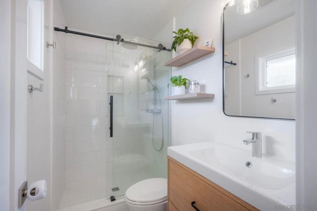 7055 Whipple, San Diego, CA 92122