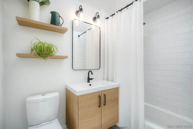 7055 Whipple, San Diego, CA 92122