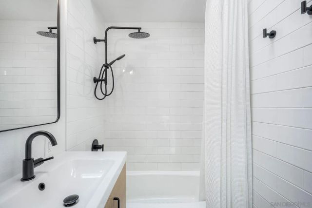 7055 Whipple, San Diego, CA 92122