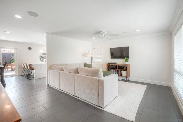 7055 Whipple, San Diego, CA 92122