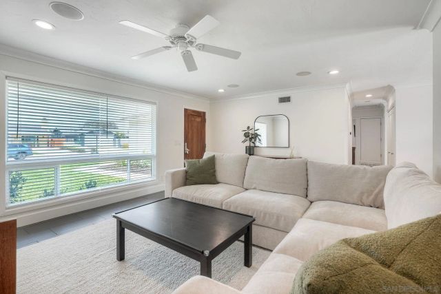 7055 Whipple, San Diego, CA 92122