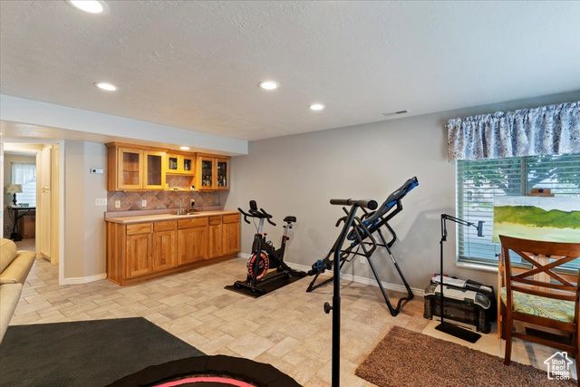 140 W HILL HAVEN DR, Perry, UT 84302