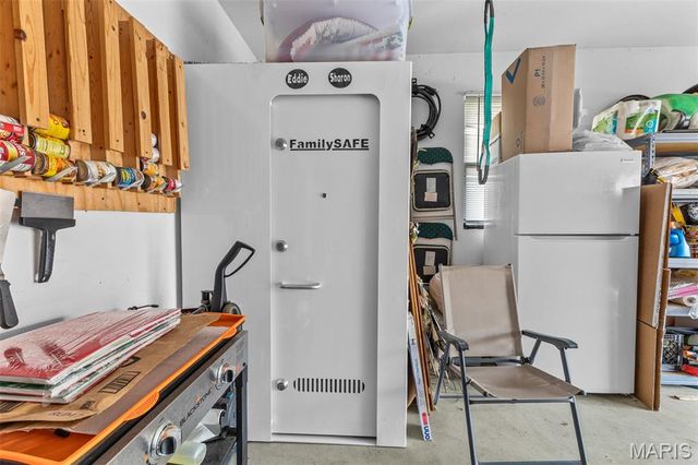 102 Laura Street, Farmington, MO 63640