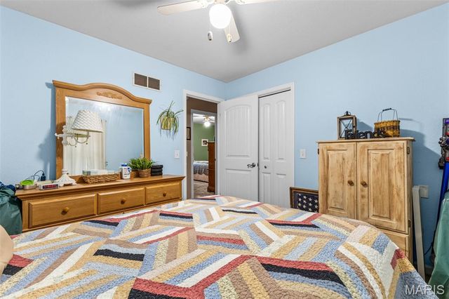 102 Laura Street, Farmington, MO 63640